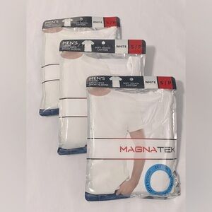 Three Magna Tek Soft Touch Cotton White Crew Neck Short Sleeved Tee Size Small